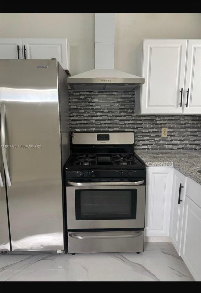 3101 Sw 22nd Ct #2 - Photo 2 of 5