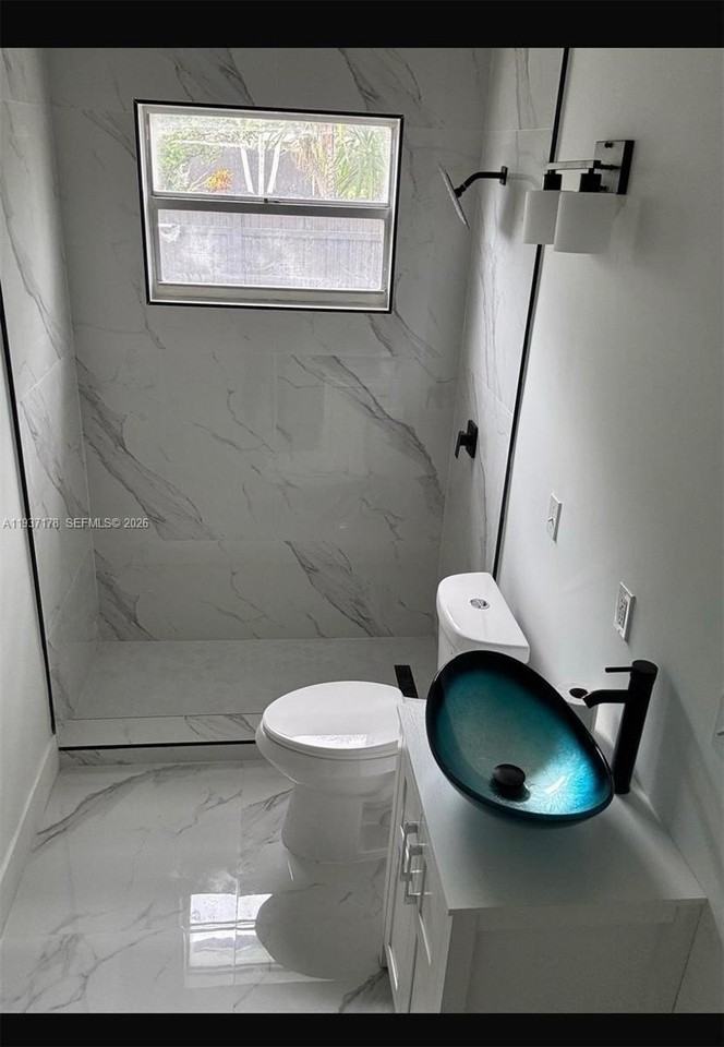 3101 Sw 22nd Ct #2 - Photo 3 of 5