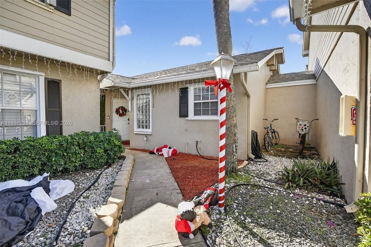 12168 Nw 36th Pl #12168 - Photo 2 of 21