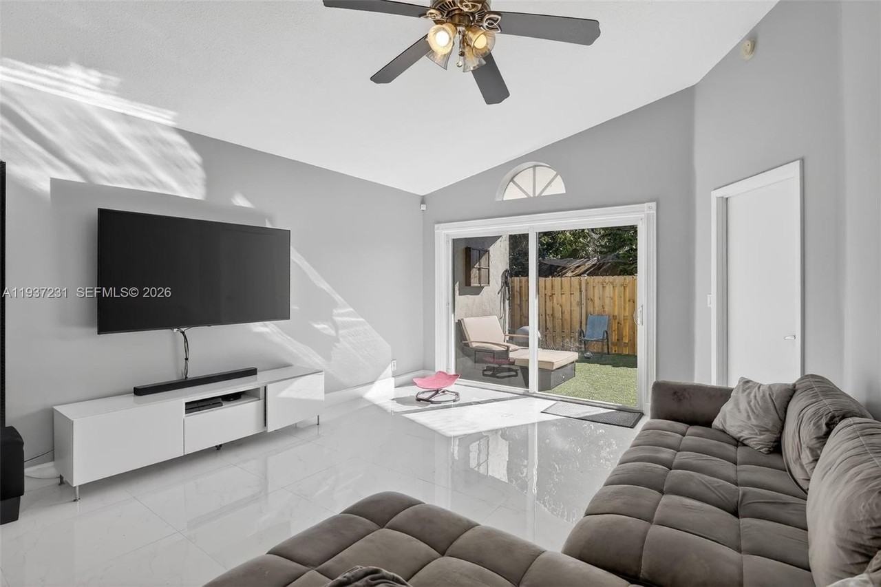 12168 Nw 36th Pl #12168 - Photo 4 of 21