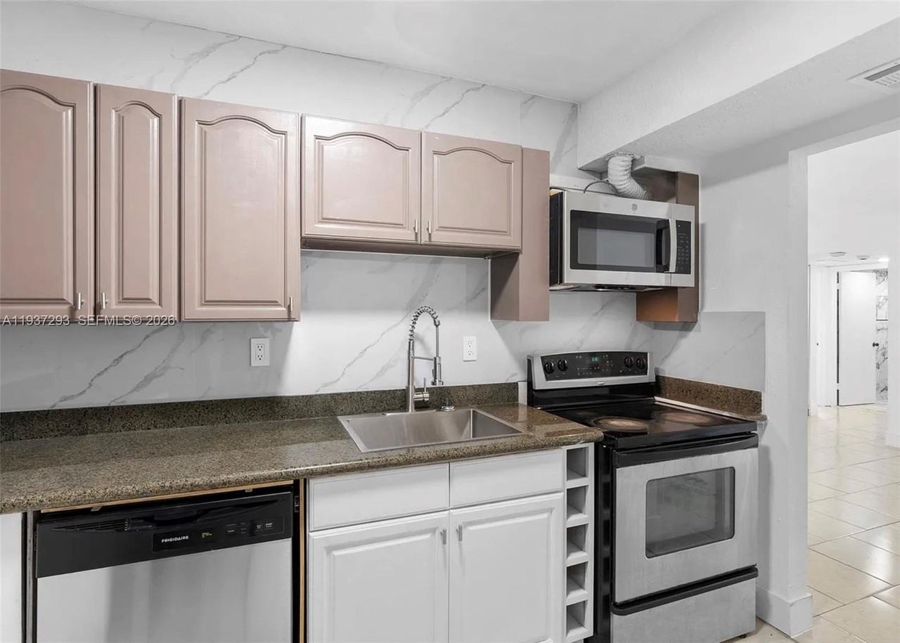 14013 Sw 90th Ave #D107 - Photo 2 of 25