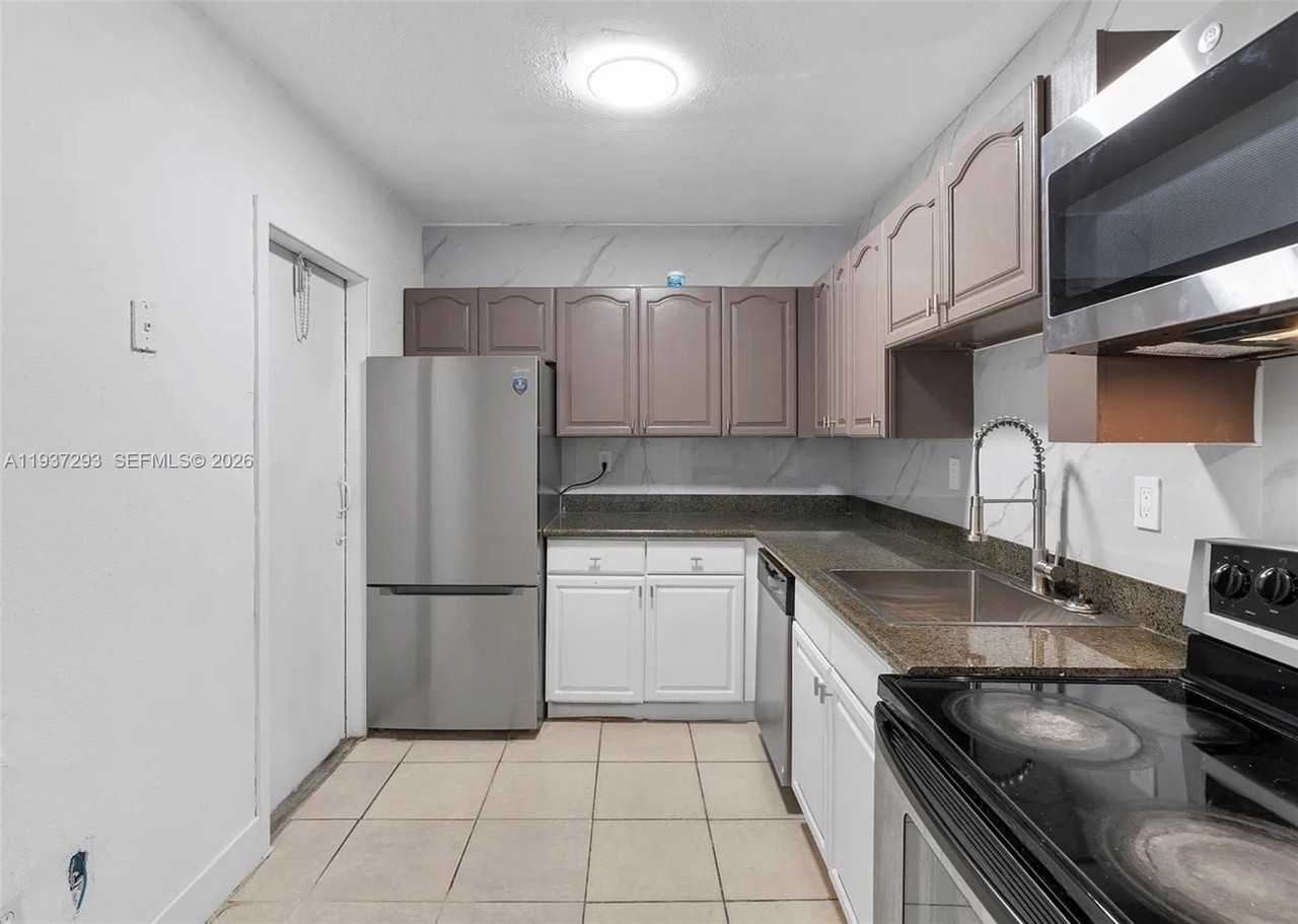 14013 Sw 90th Ave #D107 - Photo 3 of 25