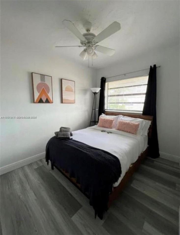 1542 Nw 35th St #2 - Photo 2 of 7