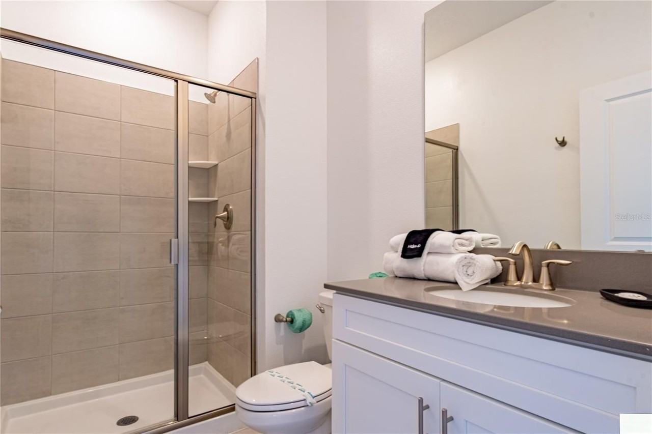 2705 Scrapbook St - Photo 4 of 35