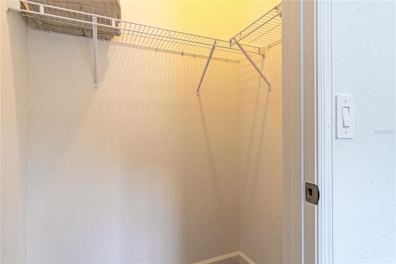 2705 Scrapbook St - Photo 7 of 35