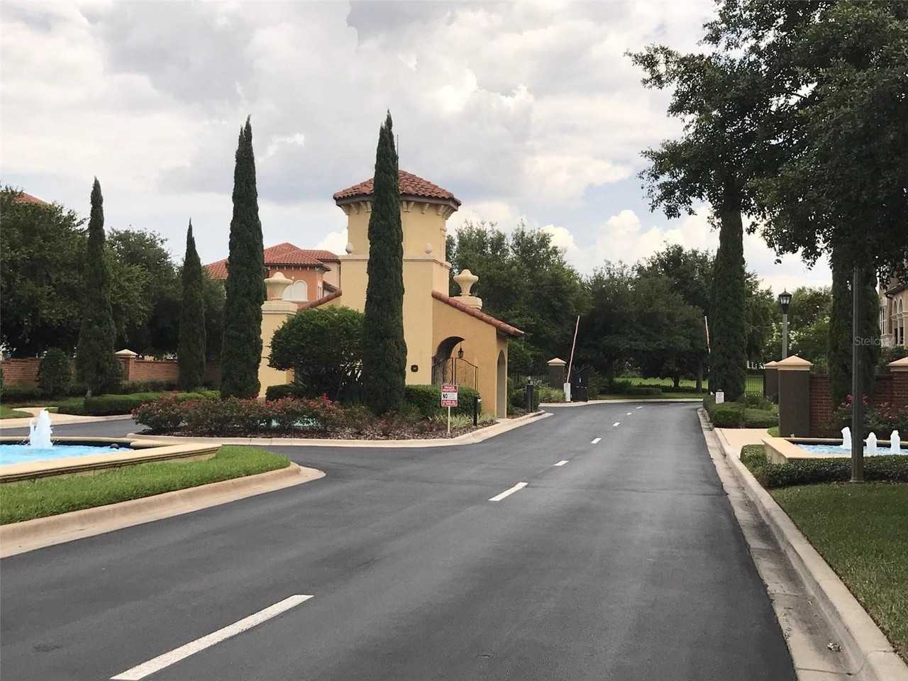 1704 Lobelia Dr - Photo 3 of 26