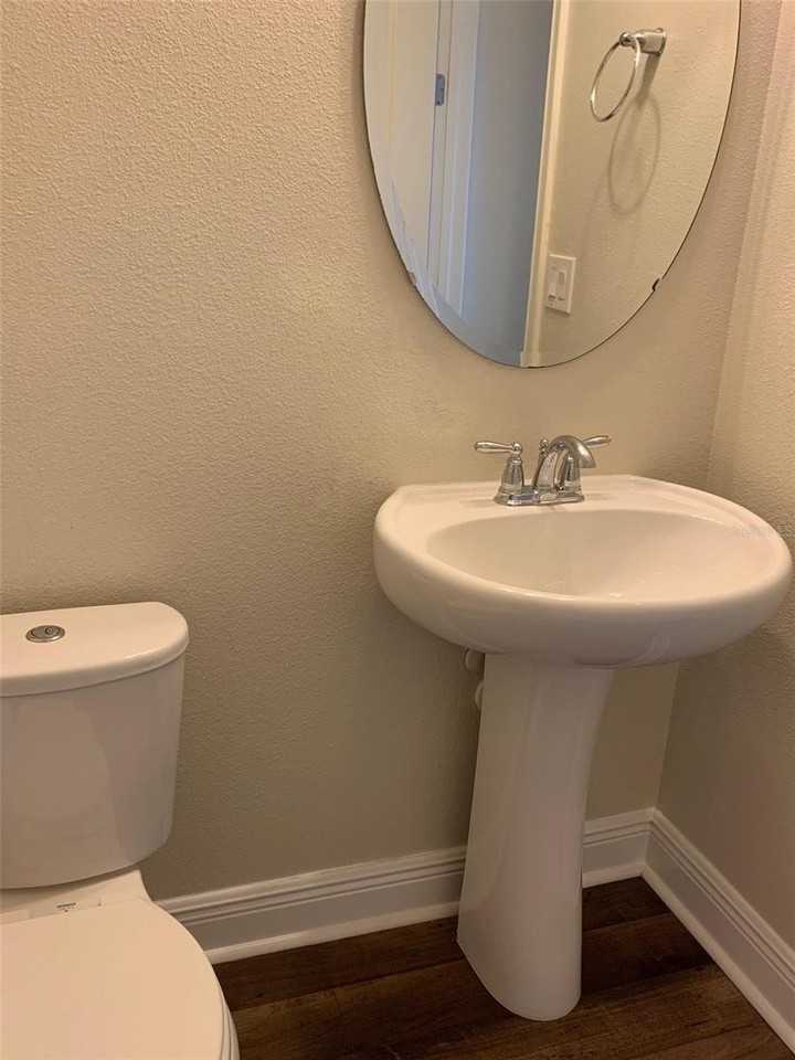 1704 Lobelia Dr - Photo 7 of 26