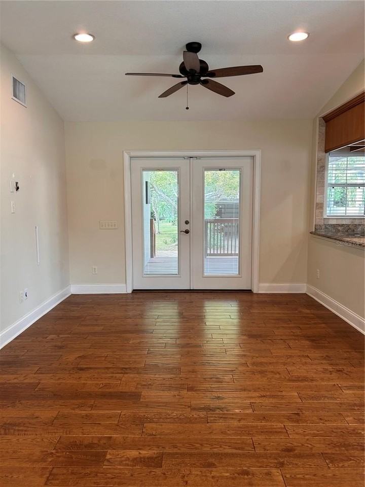 1315 Westchester Ave - Photo 4 of 20