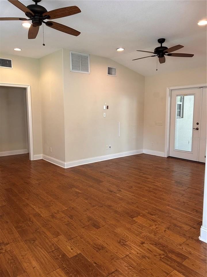 1315 Westchester Ave - Photo 5 of 20