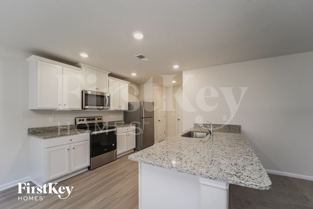 5221 Wolfridge Ave - Photo 5 of 16