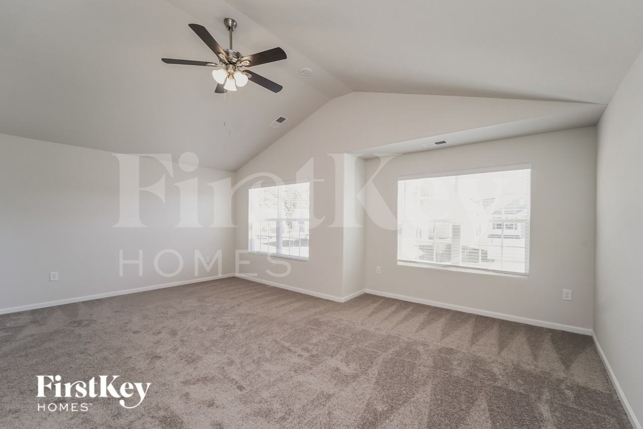 5221 Wolfridge Ave - Photo 7 of 16