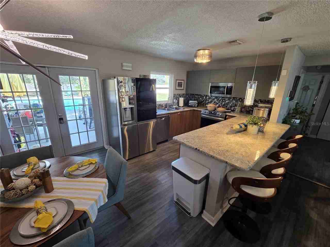 6301 S Renellie Ct - Photo 4 of 23