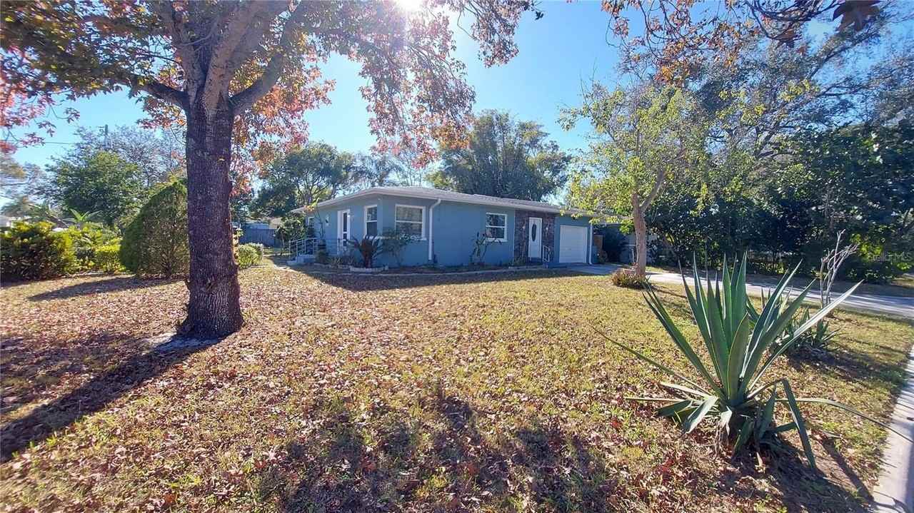 110 N Crest Ave - Photo 2 of 36