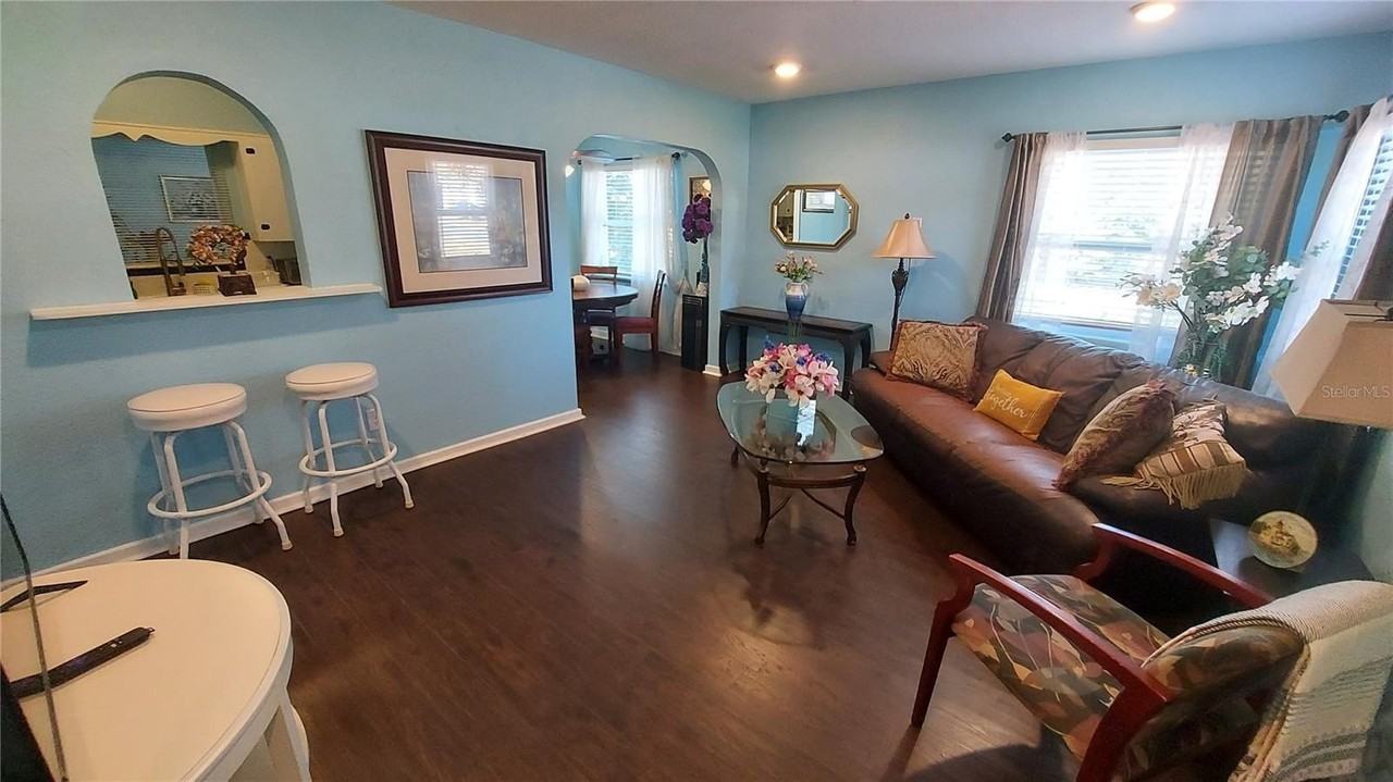 110 N Crest Ave - Photo 5 of 36