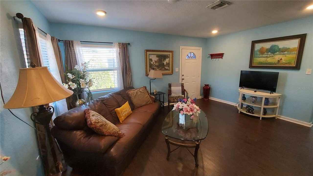 110 N Crest Ave - Photo 7 of 36