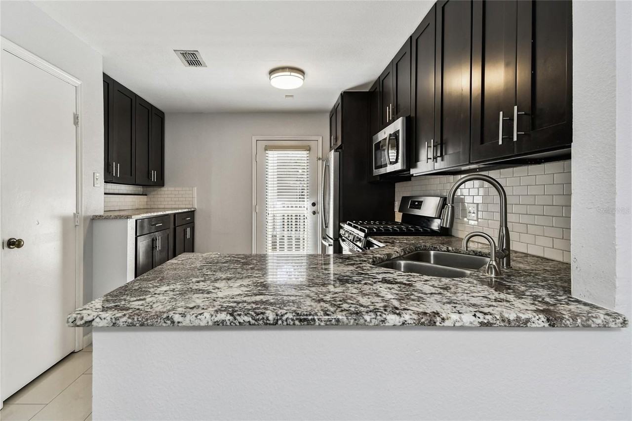 13022 Arborview Pl - Photo 3 of 26