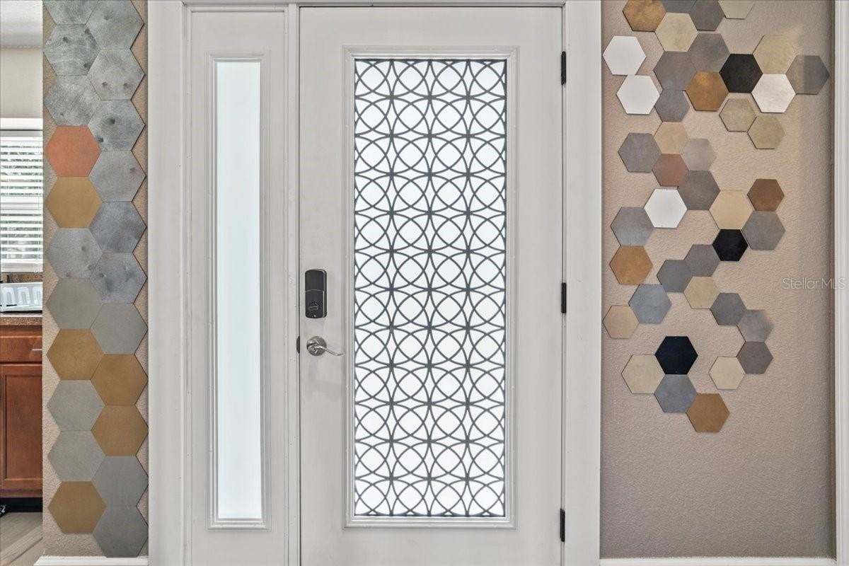 9811 Sir Frederick St - Photo 4 of 27