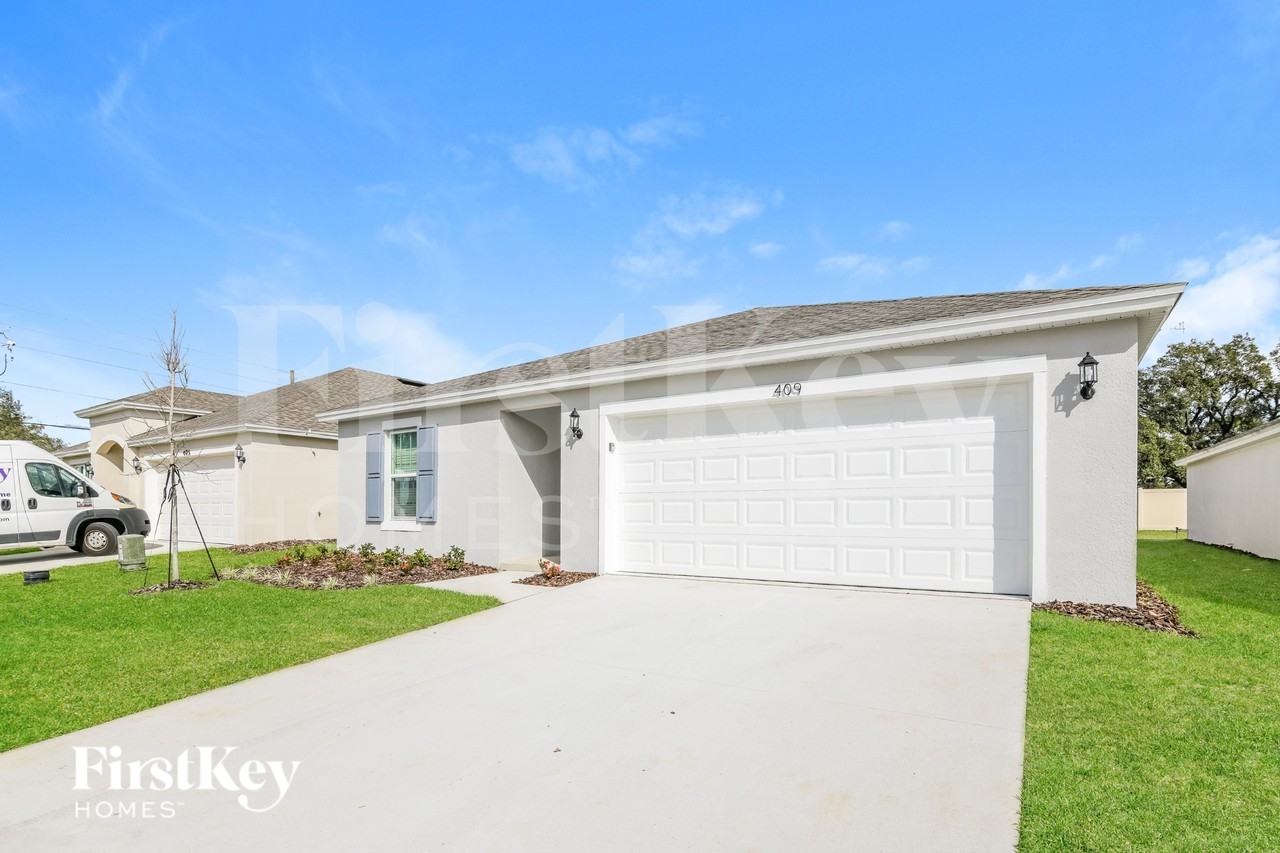 409 Earheart Dr - Photo 2 of 15