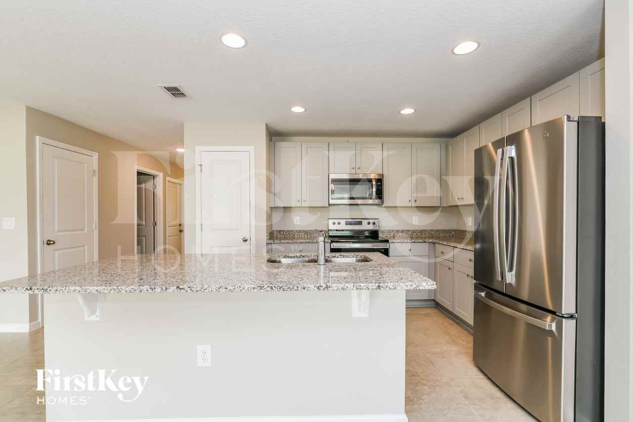 409 Earheart Dr - Photo 6 of 15