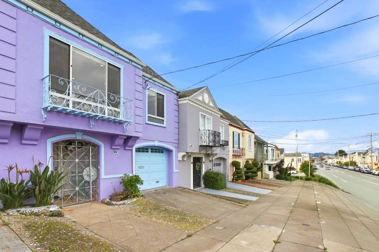 1927 30th Ave - Photo 2 of 40