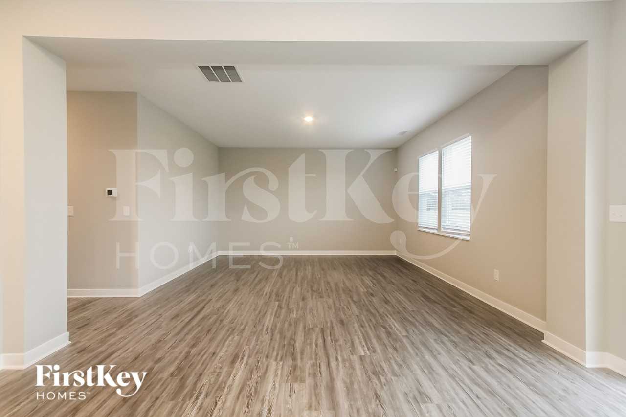 2416 S Carlota Dr - Photo 2 of 15