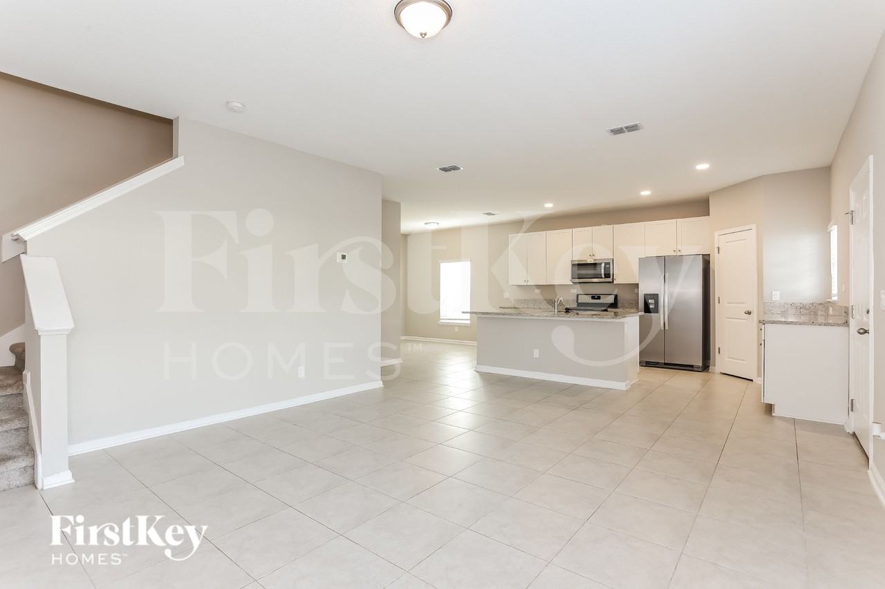 75249 Chelsea Garden Ln - Photo 3 of 16