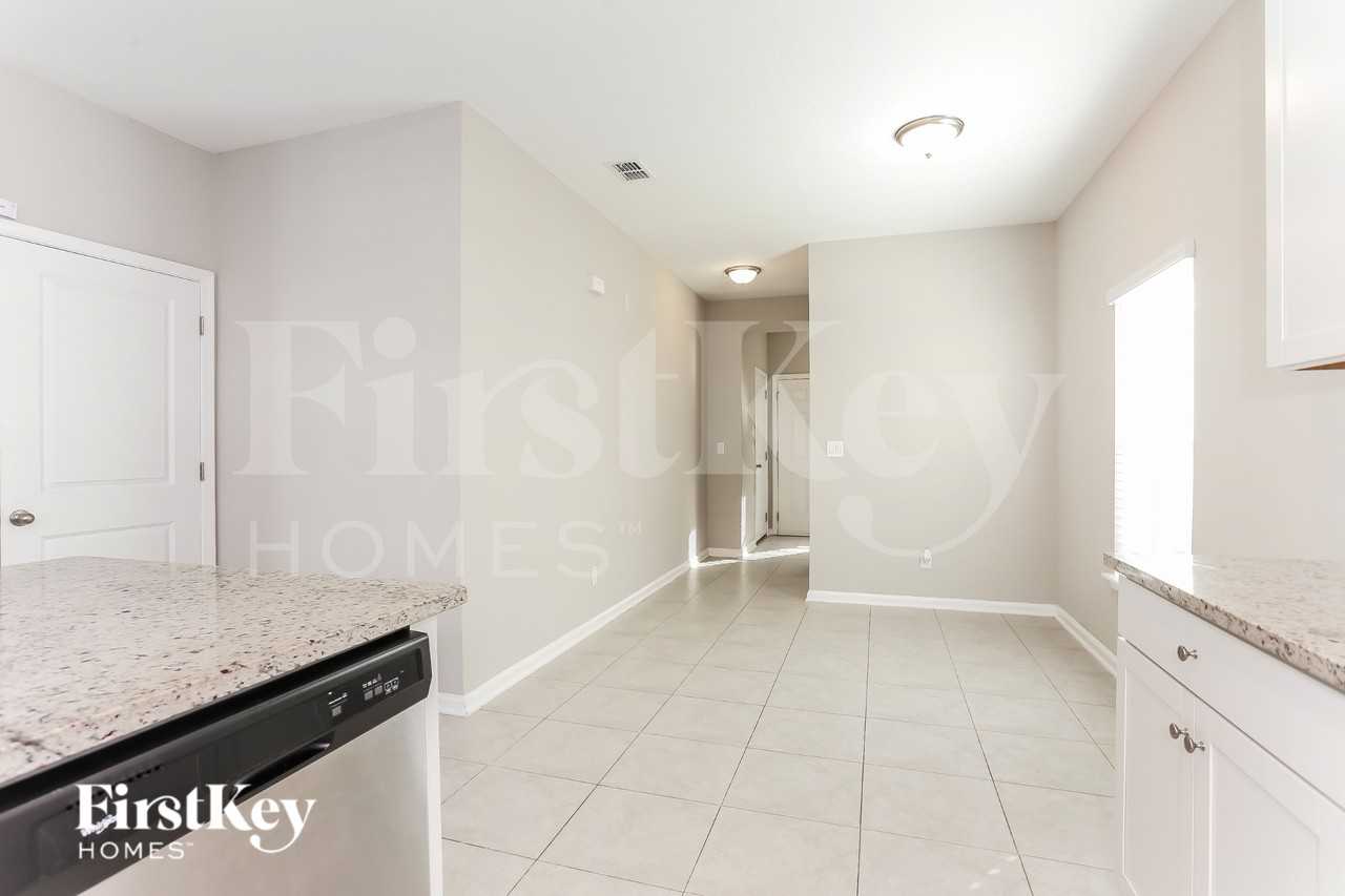 75249 Chelsea Garden Ln - Photo 5 of 16