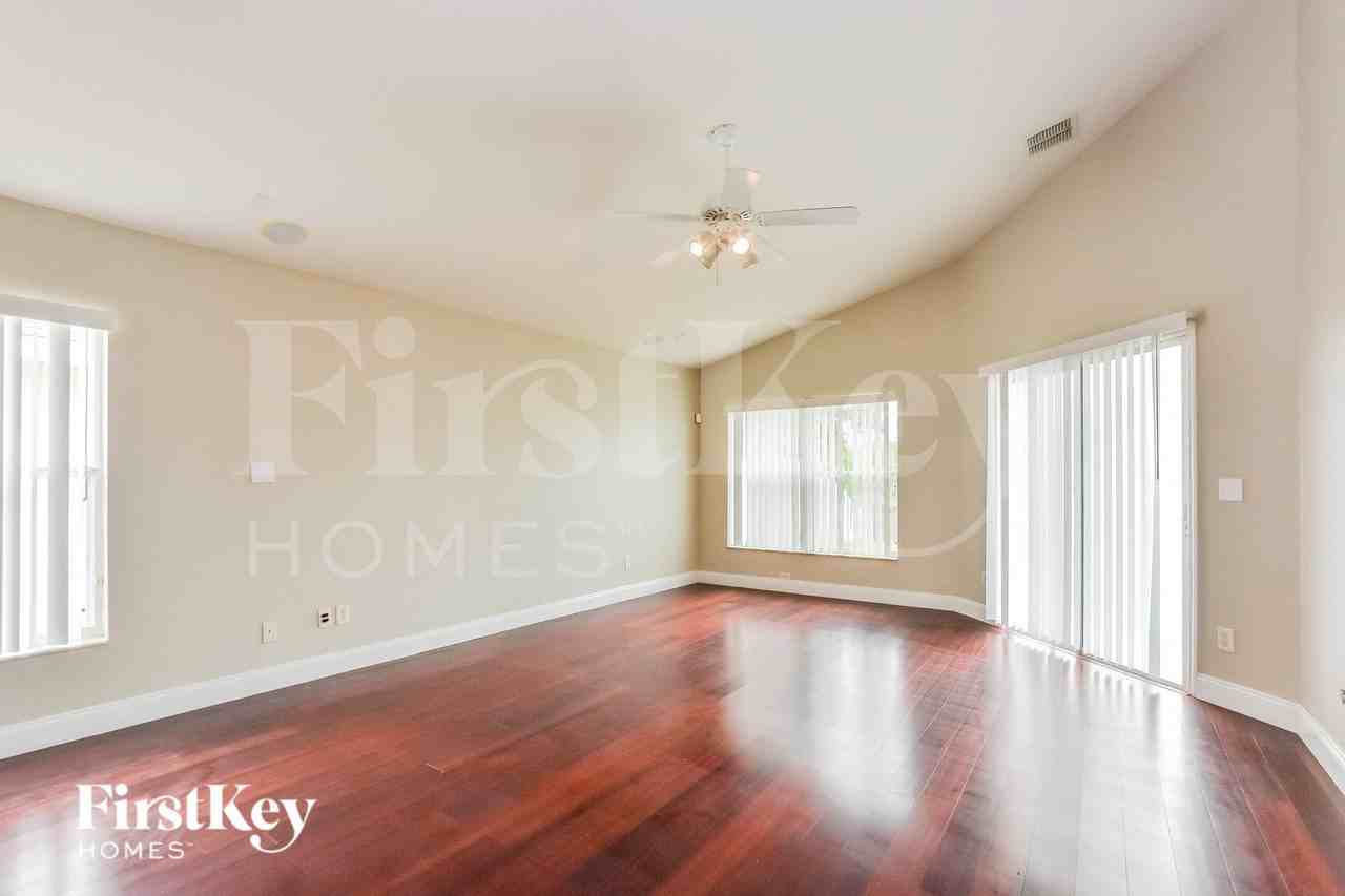 11732 Rouse Run Cir - Photo 2 of 15