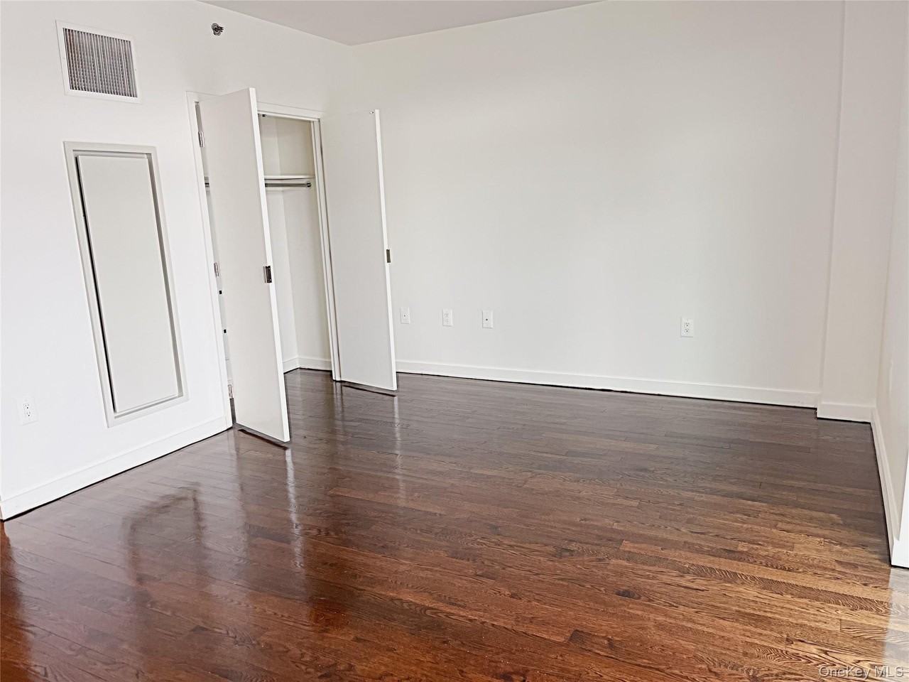 1215 Broadway Apt 603 #603 - Photo 6 of 12