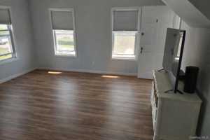 featured image of 40 Tyler Ave Unit 4d #4D