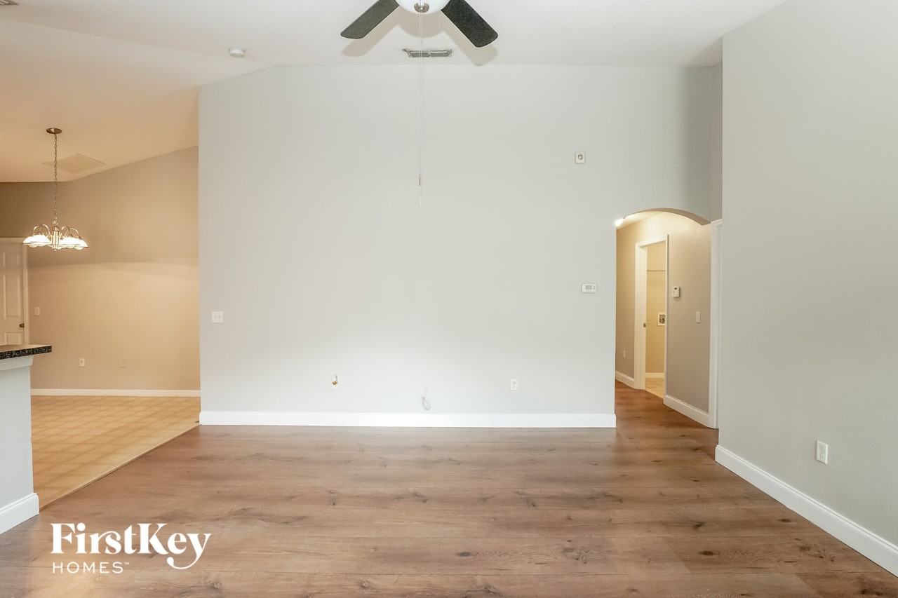 3470 Heath Dr - Photo 3 of 15