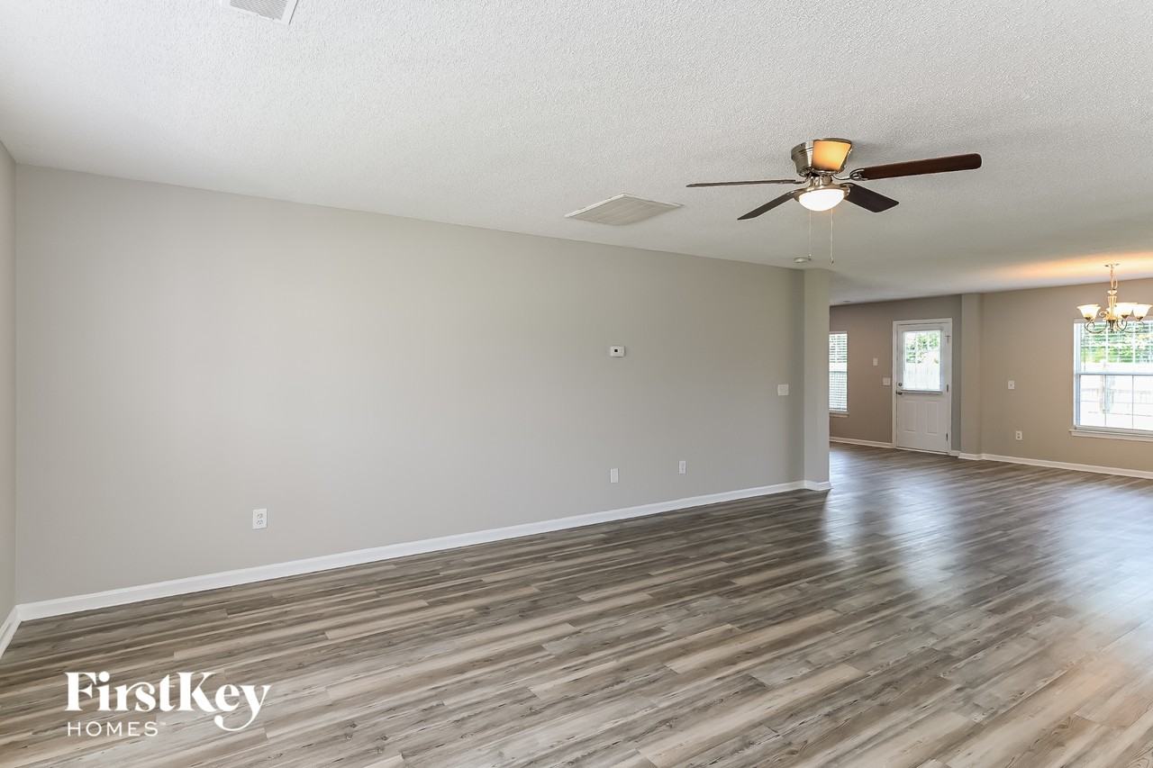 2024 Clipstone Dr - Photo 3 of 15