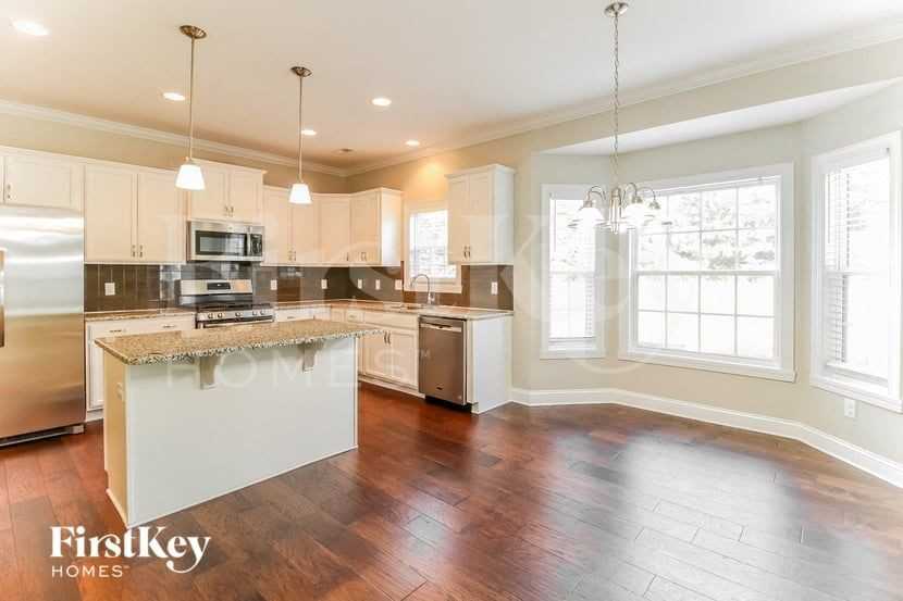 2802 Fallin Ct - Photo 4 of 15