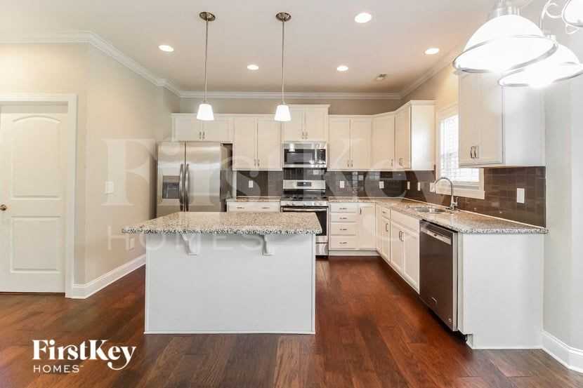 2802 Fallin Ct - Photo 5 of 15