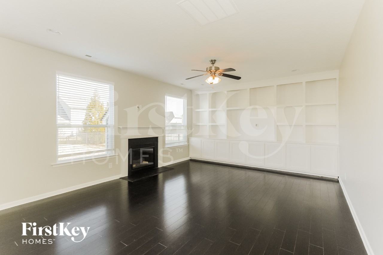 9829 Skybluff Cir #730 - Photo 3 of 15