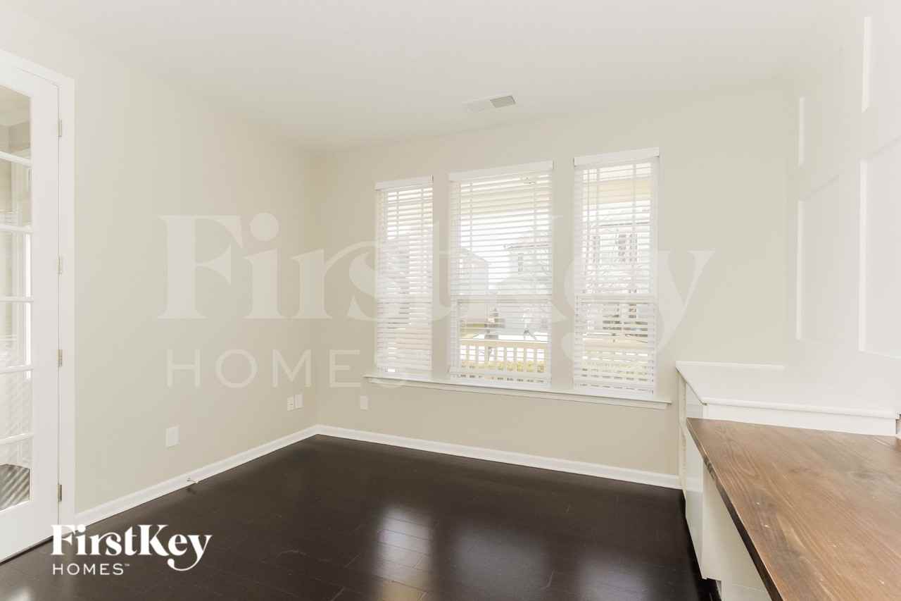 9829 Skybluff Cir #730 - Photo 6 of 15