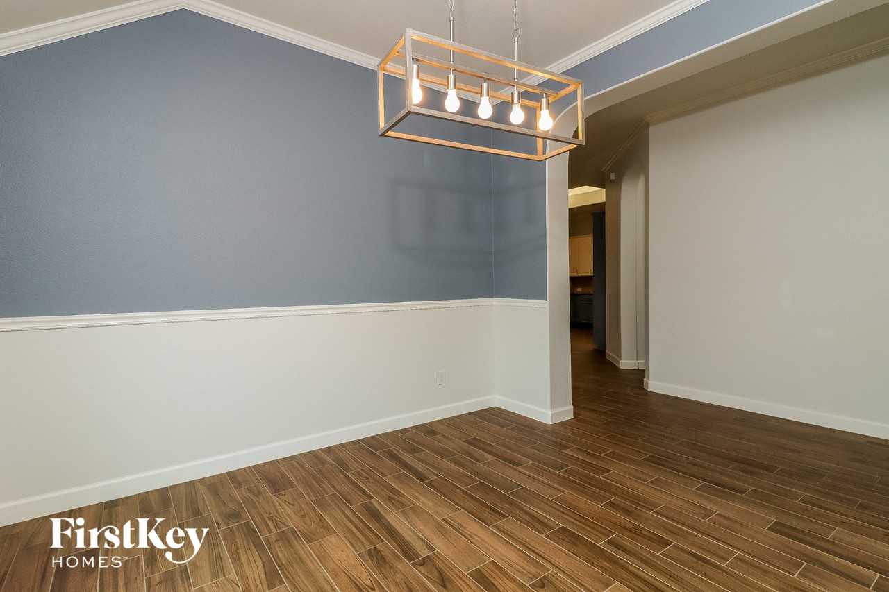 1009 Sycamore St - Photo 5 of 15