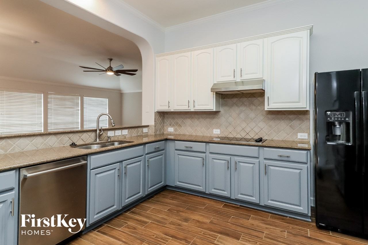 1009 Sycamore St - Photo 6 of 15