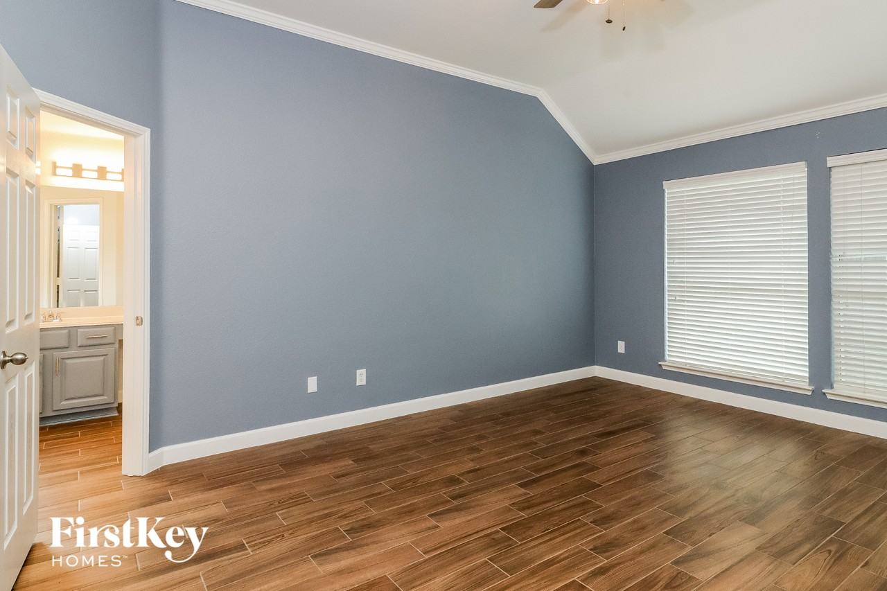 1009 Sycamore St - Photo 7 of 15