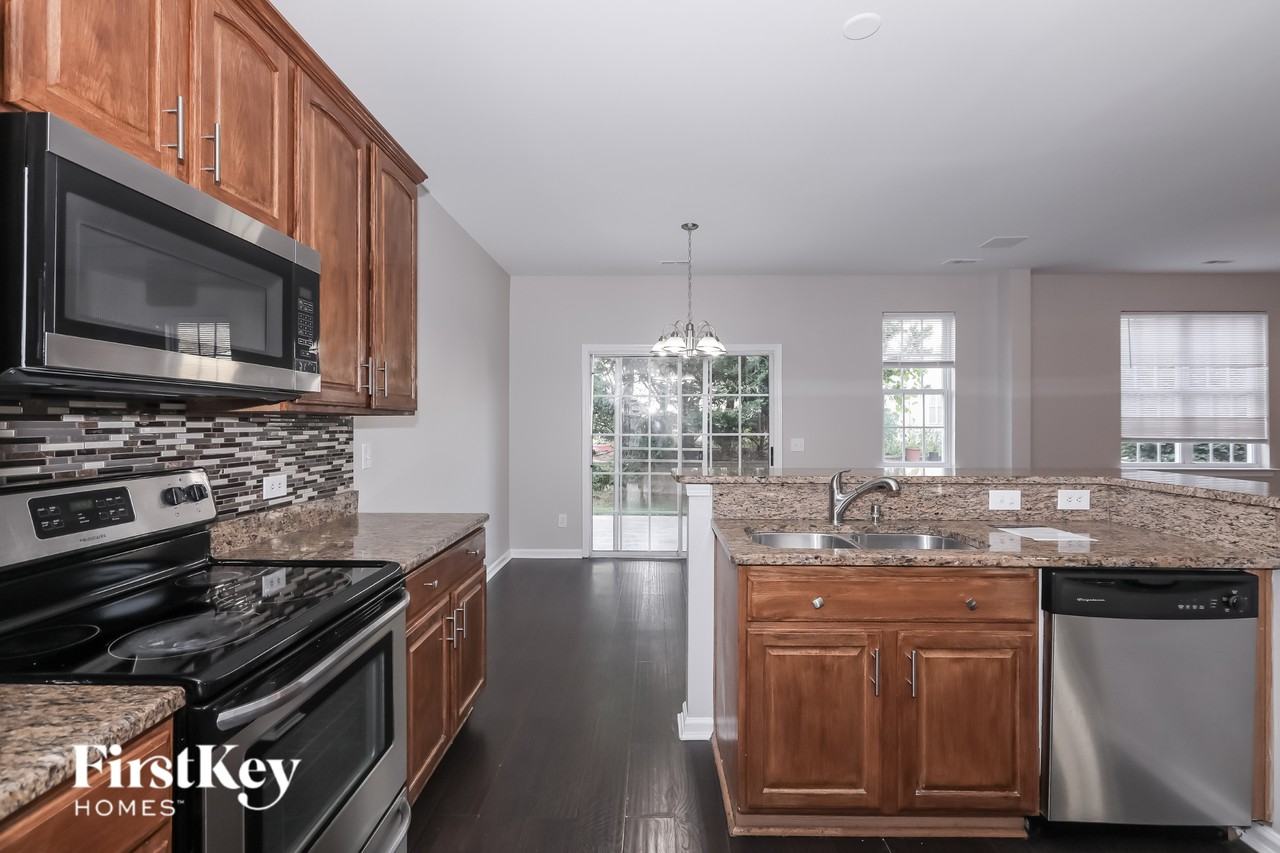 9326 Longstone Ln - Photo 7 of 16