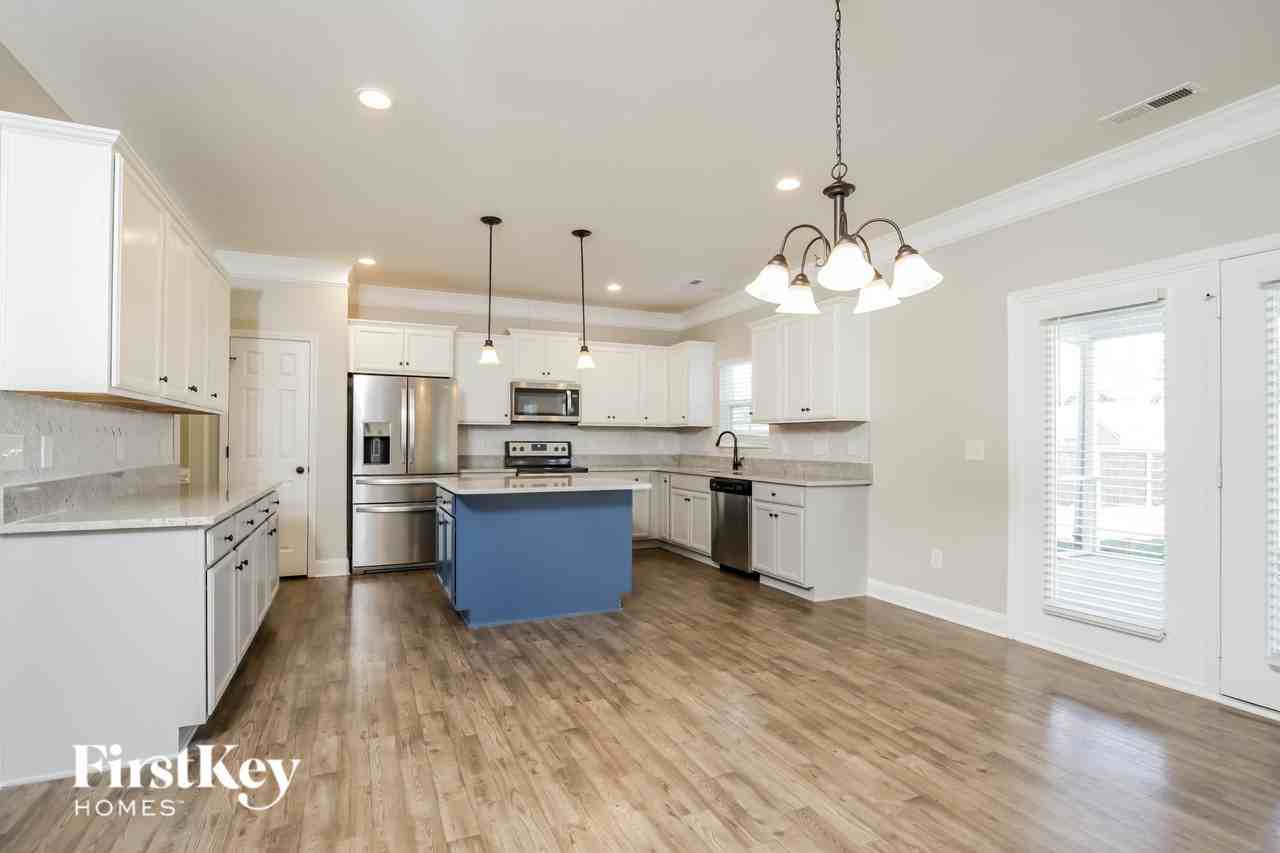 6709 Barton Creek Dr - Photo 5 of 15