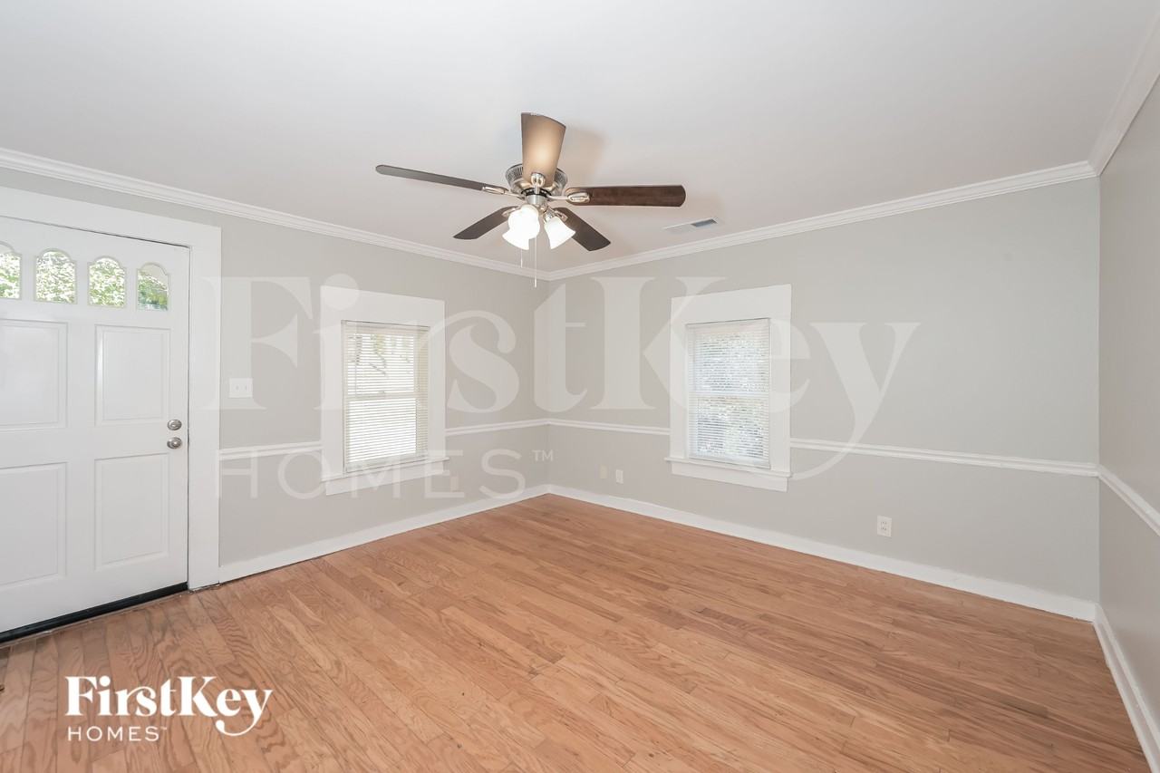 5217 Central Dr - Photo 4 of 17