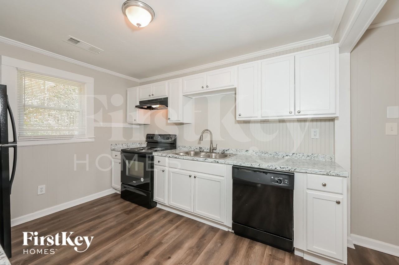 5217 Central Dr - Photo 6 of 17