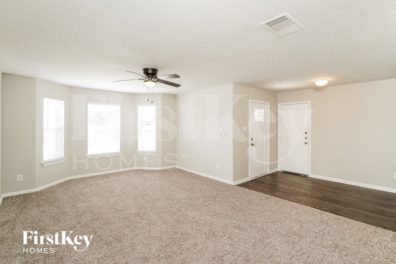 851 Quitman Oak - Photo 3 of 15