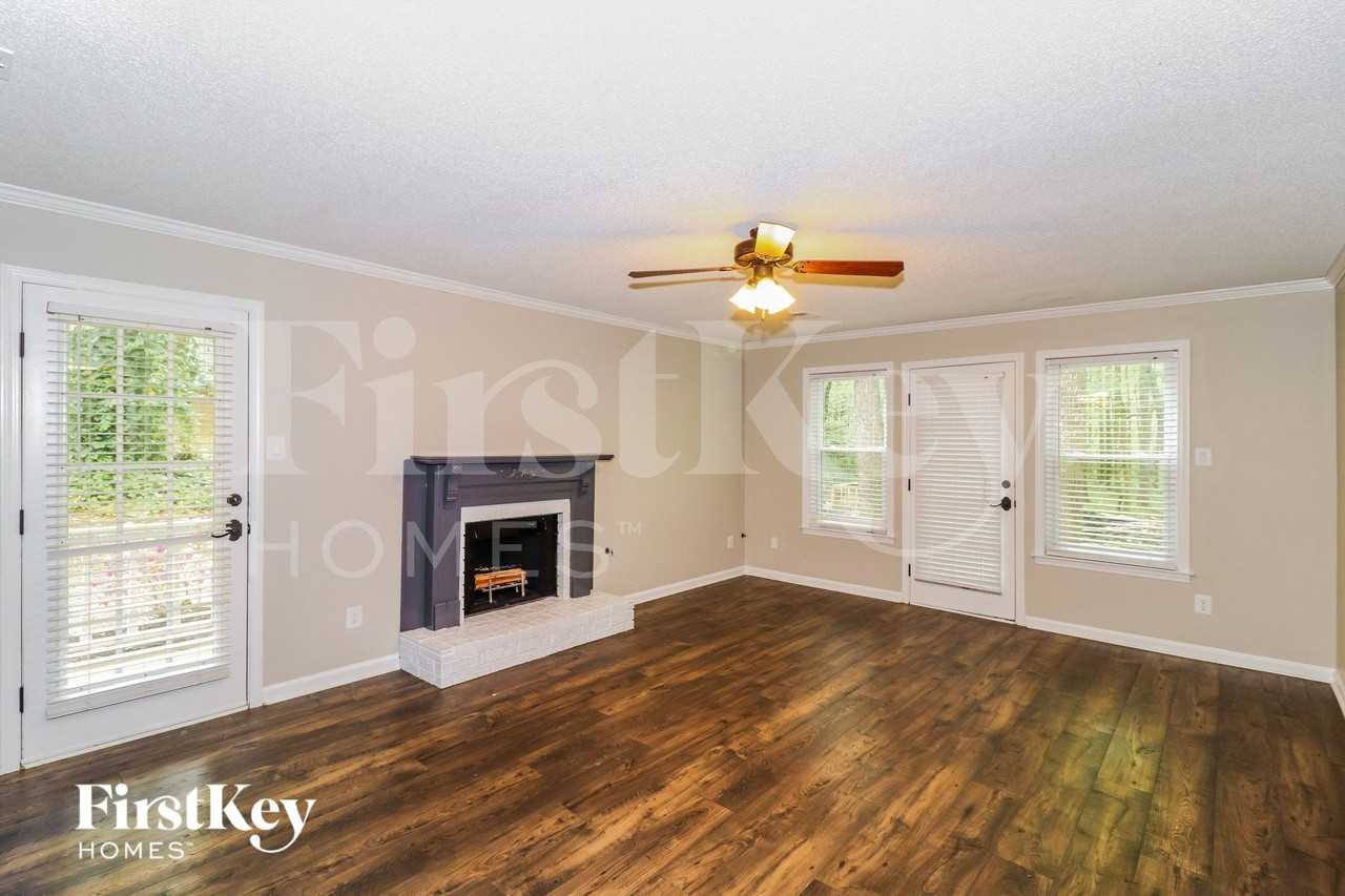 3380 Bluebridge Ln - Photo 3 of 15