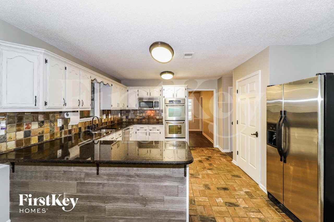 3380 Bluebridge Ln - Photo 5 of 15