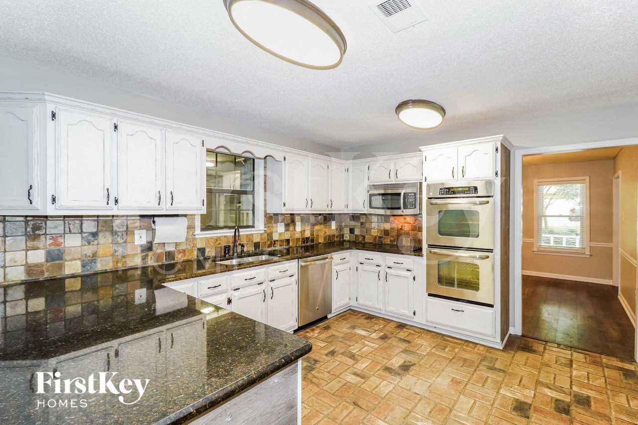 3380 Bluebridge Ln - Photo 6 of 15