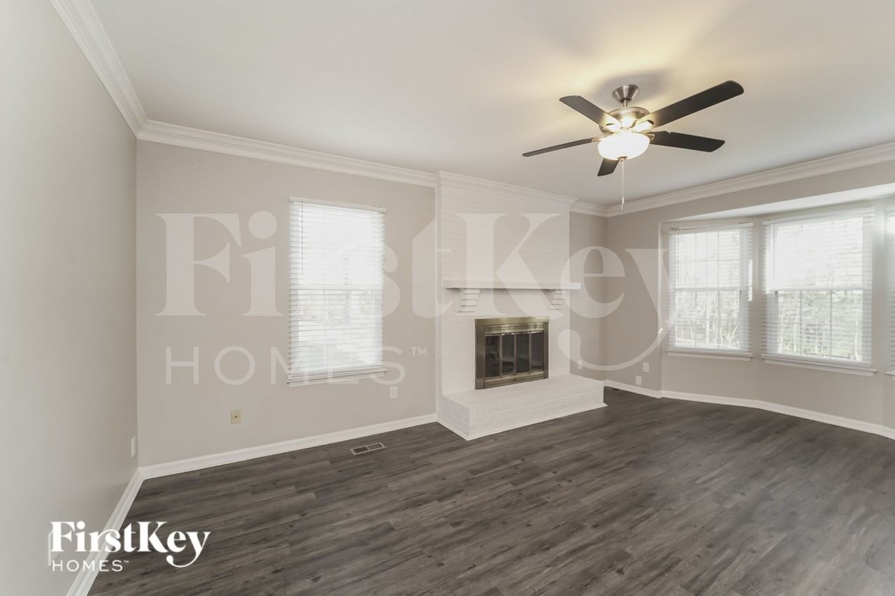 9600 Runswyck Ct - Photo 4 of 15