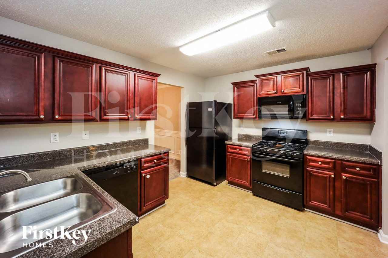 5440 Bluegrass Dr - Photo 4 of 13