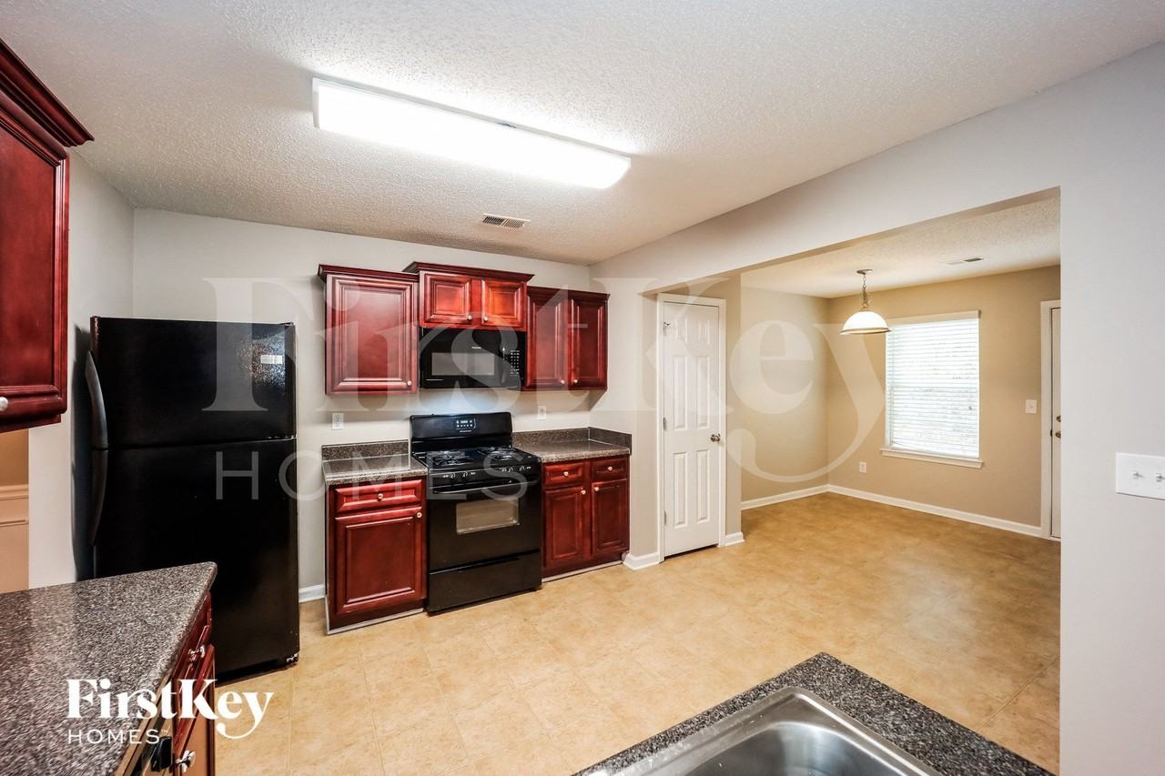 5440 Bluegrass Dr - Photo 5 of 13